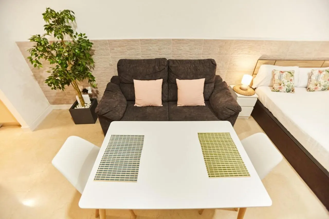 Appartement Charming House - Calm And Comfort In The Center Sevilla Spanje